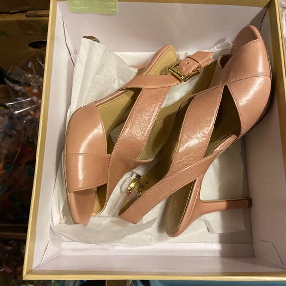 Shoes - Picture 5 of 5